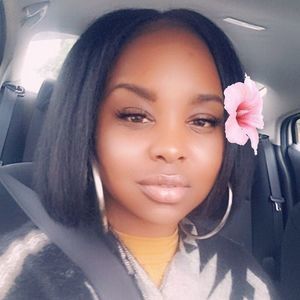 Meet your Posher, Aisha